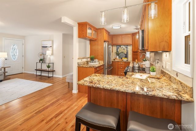 16042 Lake Hills Boulevard, Bellevue, WA 98008