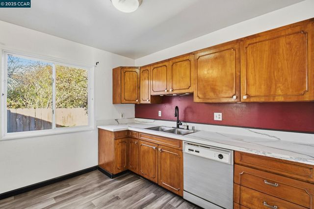 19736 Royal Ave, Hayward, CA 94541