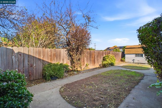 19736 Royal Ave, Hayward, CA 94541