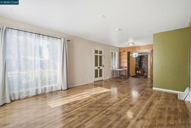 19736 Royal Ave, Hayward, CA 94541