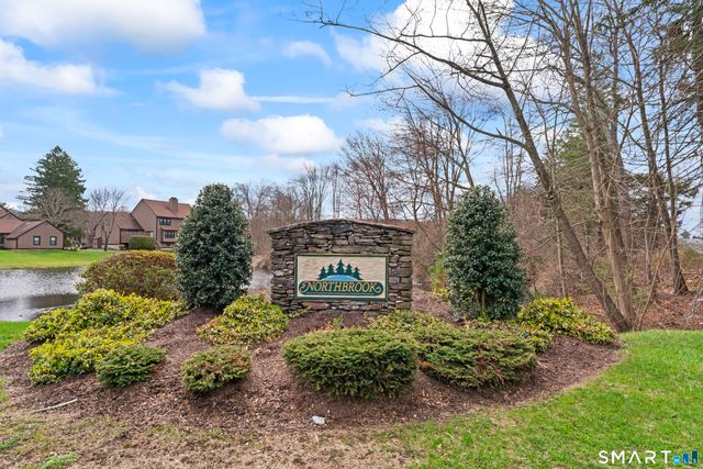 6 Deepwood Circle 6, Monroe, CT 06468