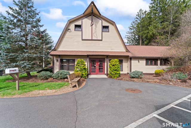 6 Deepwood Circle 6, Monroe, CT 06468