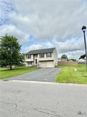 8479 Switch Lane, Cicero, NY 13039