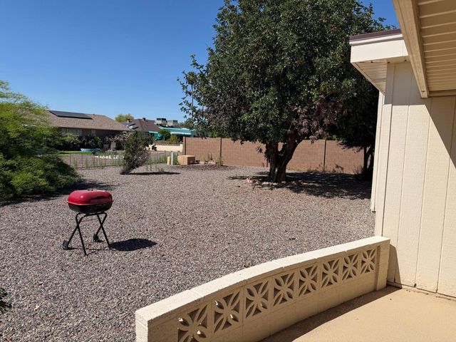 9209 W Glen Oaks Circle N, Sun City, AZ 85351