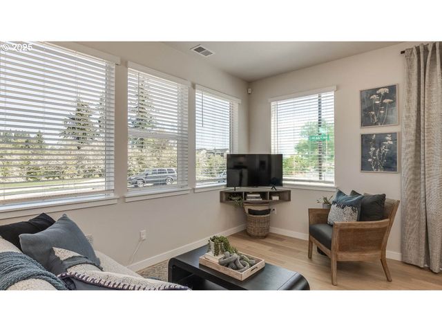 6434 Se Nasha St, Hillsboro, OR 97123