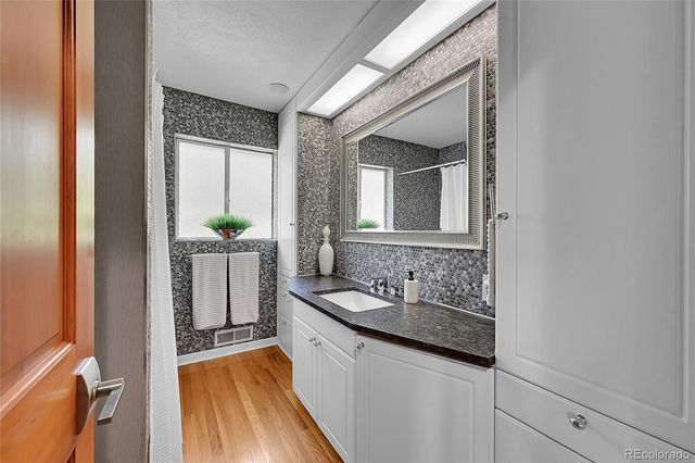 1500 W Ridge Road, Littleton, CO 80120