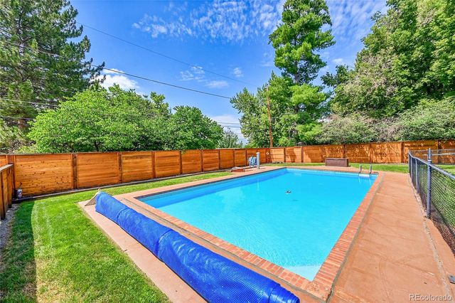 1500 W Ridge Road, Littleton, CO 80120