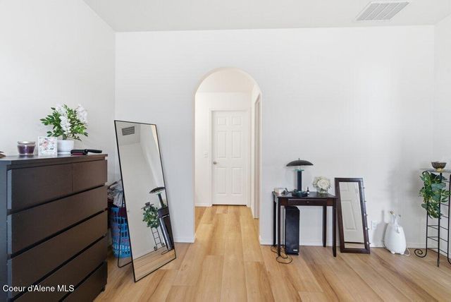 1083 N Tubsgate CT, Post Falls, ID 83854