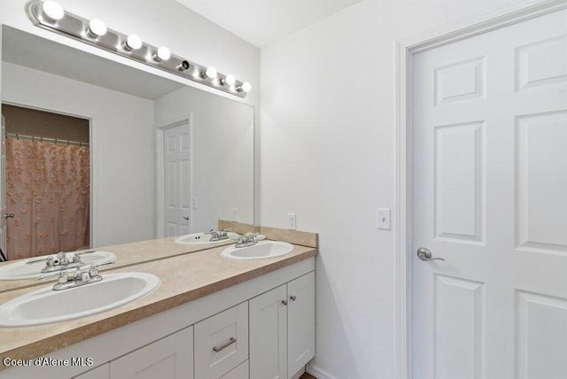 1083 N Tubsgate CT, Post Falls, ID 83854