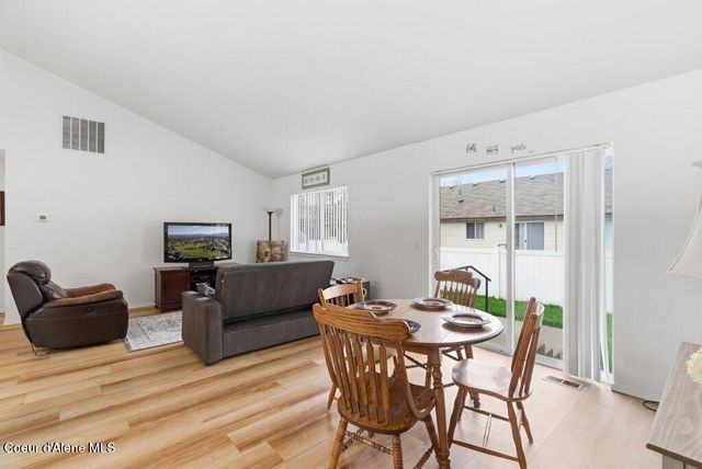 1083 N Tubsgate CT, Post Falls, ID 83854