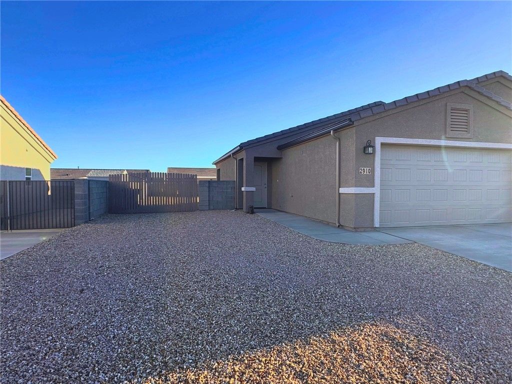 2910 E Colina Cerbat, Kingman, AZ 86409