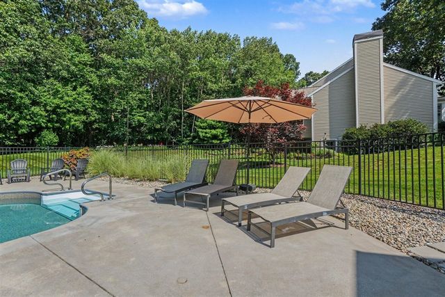 16033 Waterleaf Trail, Spring Lake, MI 49456