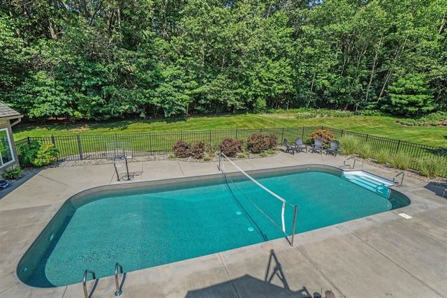 16033 Waterleaf Trail, Spring Lake, MI 49456