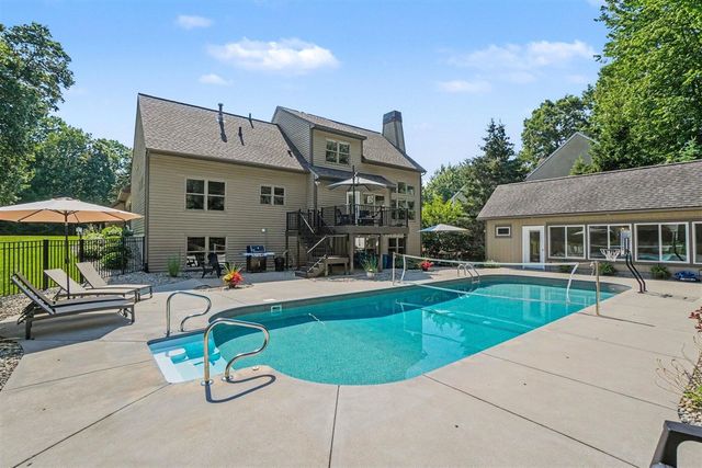 16033 Waterleaf Trail, Spring Lake, MI 49456