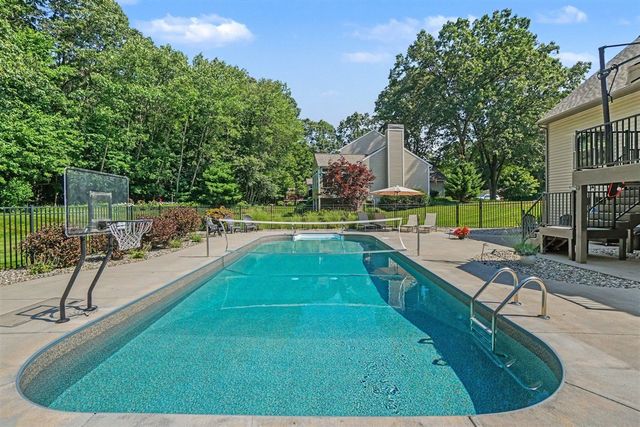 16033 Waterleaf Trail, Spring Lake, MI 49456