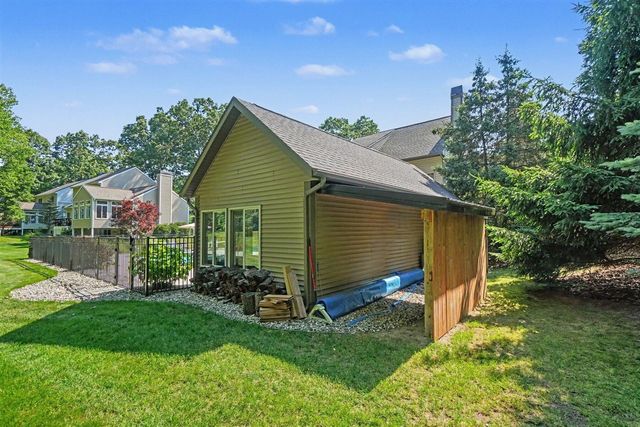 16033 Waterleaf Trail, Spring Lake, MI 49456