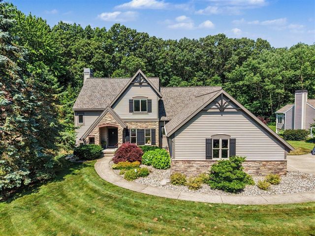 16033 Waterleaf Trail, Spring Lake, MI 49456