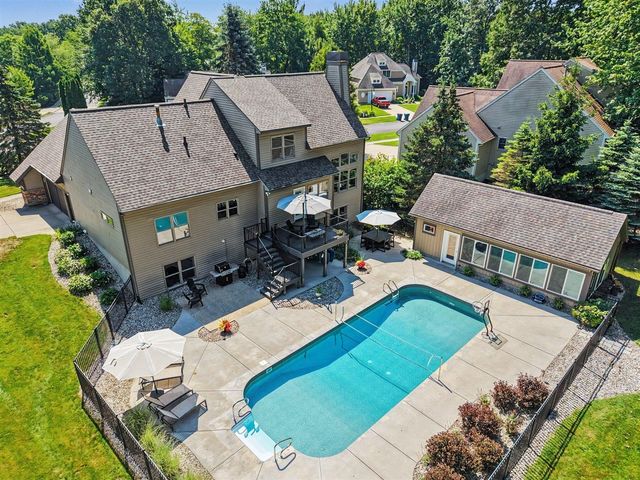 16033 Waterleaf Trail, Spring Lake, MI 49456