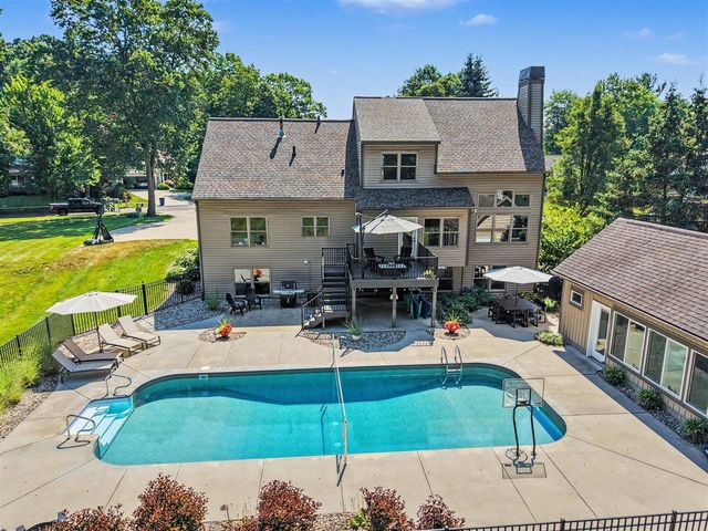 16033 Waterleaf Trail, Spring Lake, MI 49456