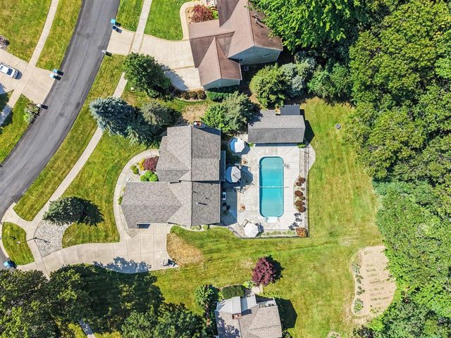 16033 Waterleaf Trail, Spring Lake, MI 49456