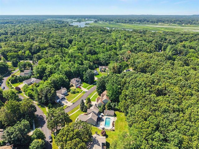 16033 Waterleaf Trail, Spring Lake, MI 49456