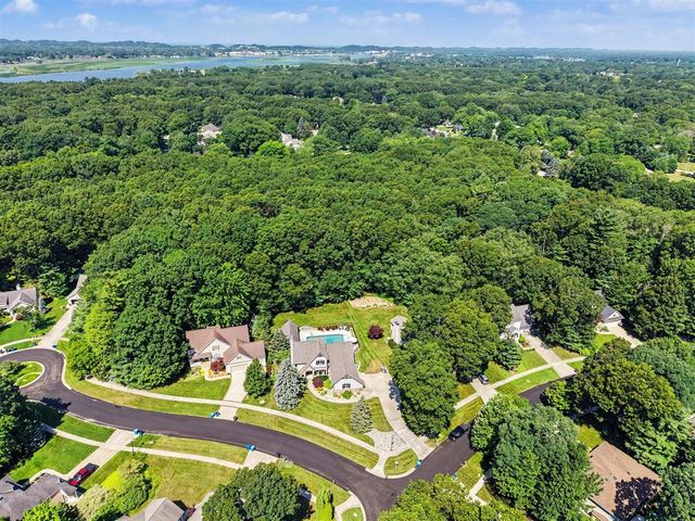 16033 Waterleaf Trail, Spring Lake, MI 49456