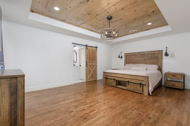 1305 N John Douglas Road, Van Alstyne, TX 75495