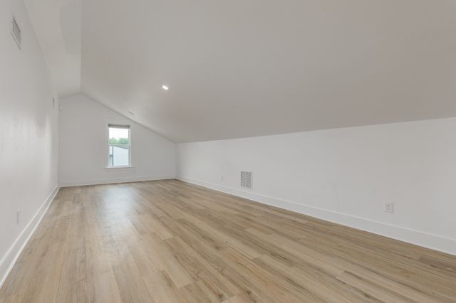 1305 N John Douglas Road, Van Alstyne, TX 75495