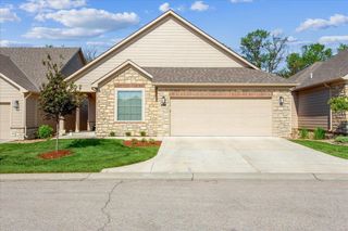 4867 N Prestwick Ave, Bel Aire, KS 67226