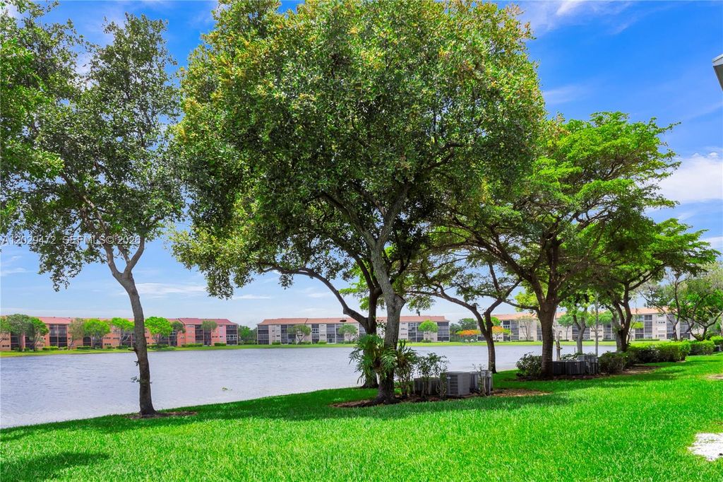 750 SW 138th Ave 202F, Pembroke Pines, FL 33027