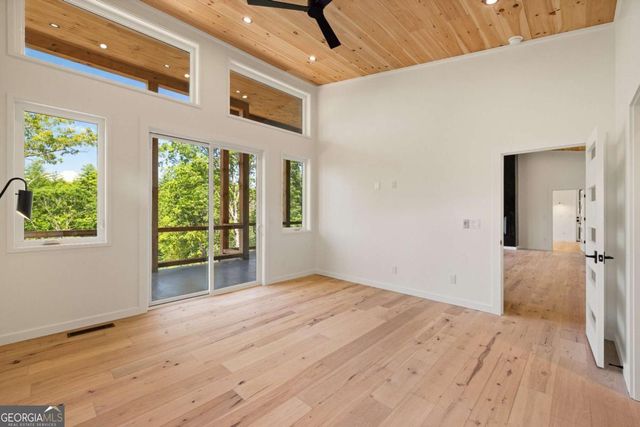 265 Park Glen Lane, Mineral Bluff, GA 30559
