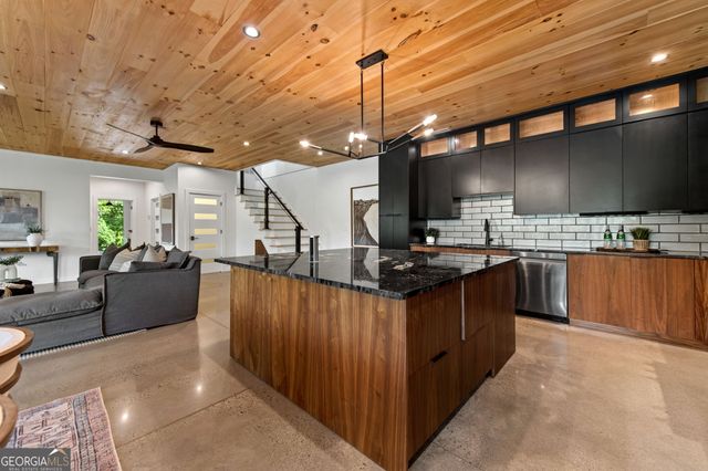 265 Park Glen Lane, Mineral Bluff, GA 30559