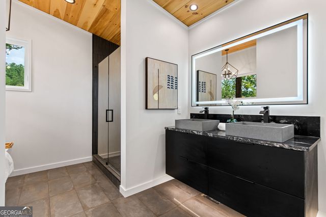 265 Park Glen Lane, Mineral Bluff, GA 30559