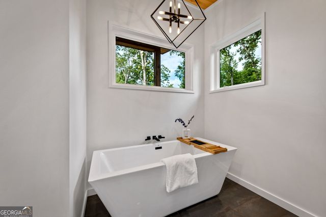265 Park Glen Lane, Mineral Bluff, GA 30559