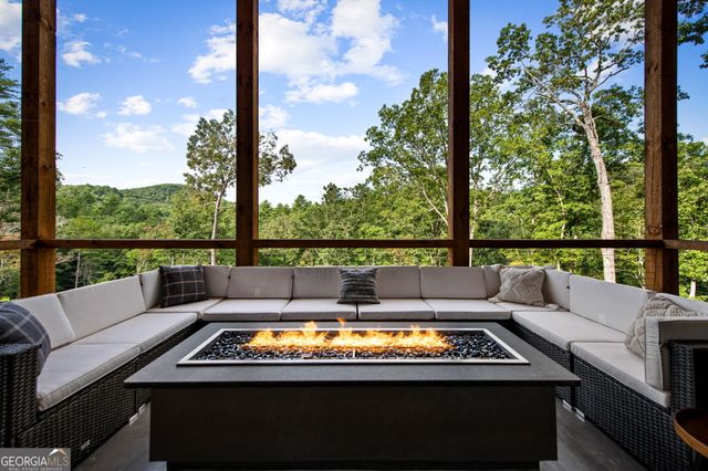 265 Park Glen Lane, Mineral Bluff, GA 30559