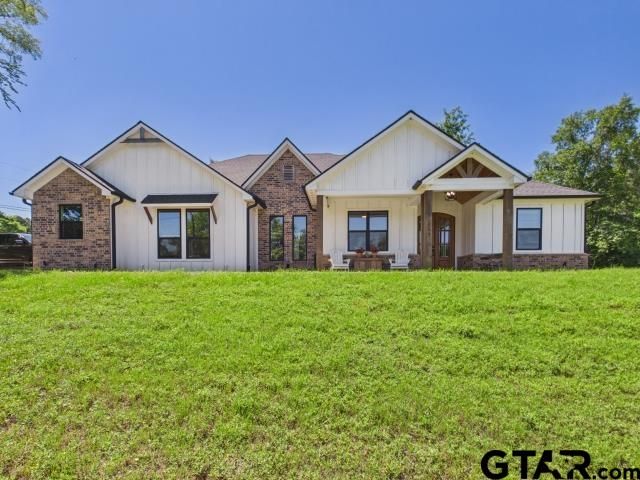11069 Castleberry St, Brownsboro, TX 75756