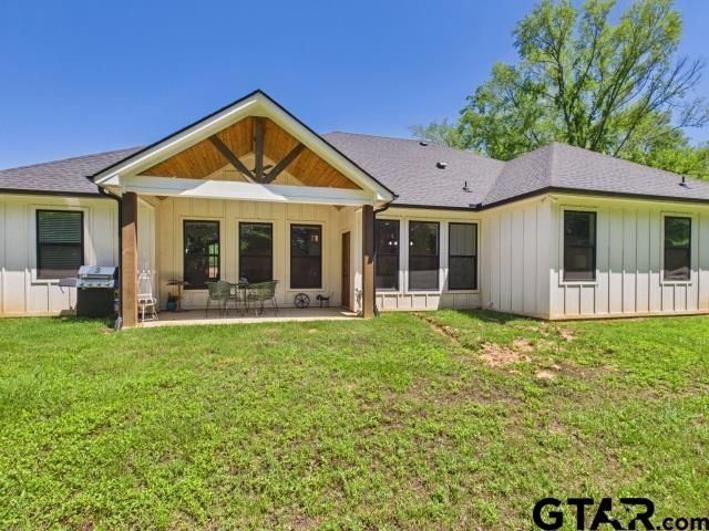 11069 Castleberry St, Brownsboro, TX 75756