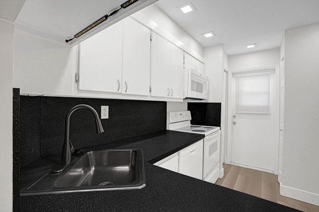 4501 NE 21 Avenue 207, Fort Lauderdale, FL 33308