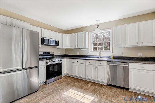 224 Walnut Ln, Aylett, VA 23086