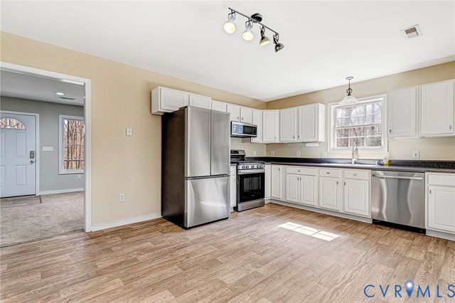 224 Walnut Ln, Aylett, VA 23086