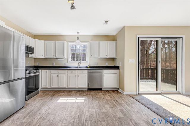 224 Walnut Ln, Aylett, VA 23086