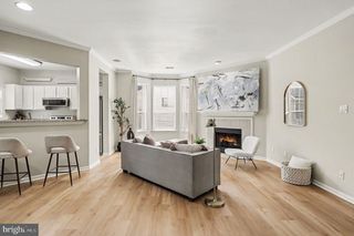 676 GATEWAY DR SE #812, Leesburg, VA 20175