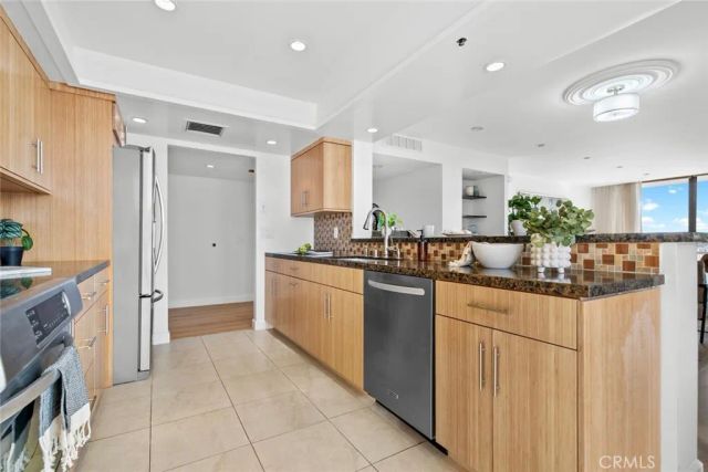 343 Pioneer Drive 1101, Glendale, CA 91203