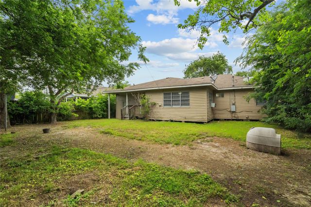 623 18th Avenue N, Texas City, TX 77590