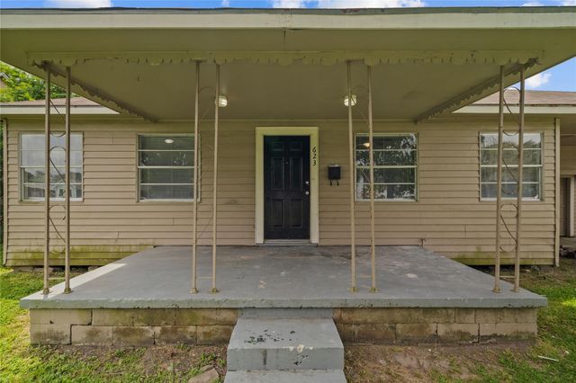 623 18th Avenue N, Texas City, TX 77590
