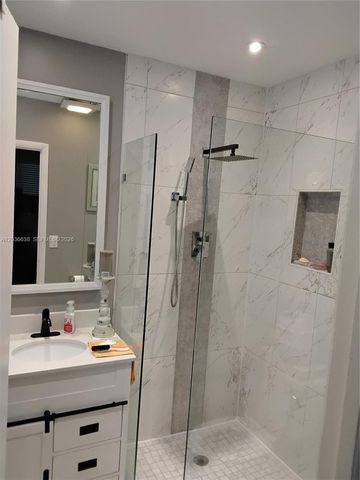 911 W Country Club Circle, Plantation, FL 33317