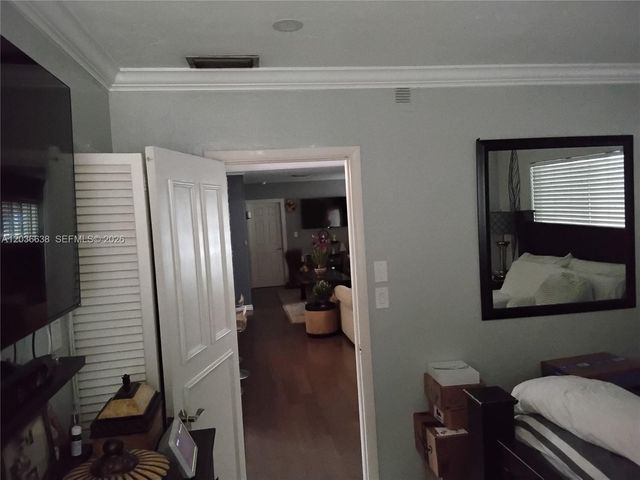 911 W Country Club Circle, Plantation, FL 33317