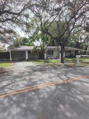 911 W Country Club Circle, Plantation, FL 33317