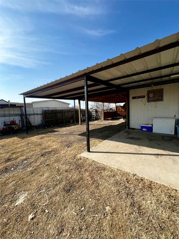 312 Choice Drive, Palmer, TX 75152