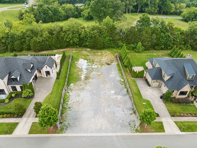 7041 Lanceleaf Dr, College Grove, TN 37046